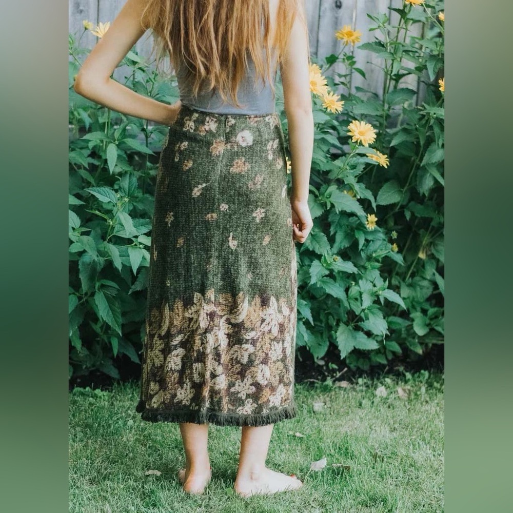 Yongi green leaf-print midi skirt, size M  - Picture 3 of 3